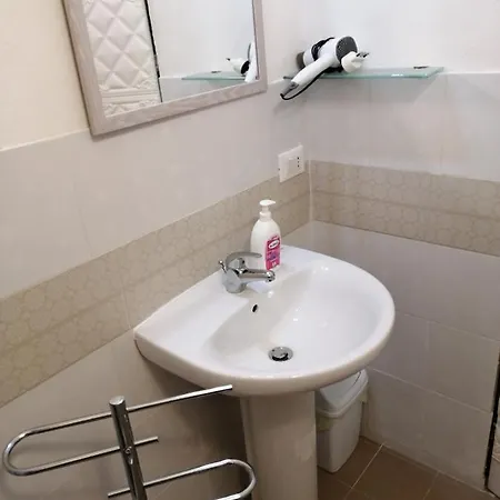 Le Rocce Bed & Breakfast *