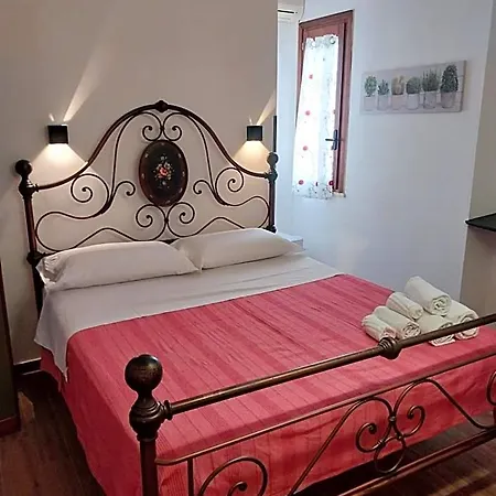 Le Rocce Bed and Breakfast